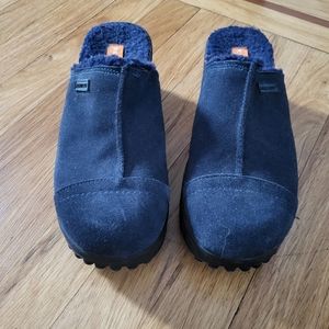 ROCKET DOG FLEECE LINED MULES/ CLOGS 7.5 new